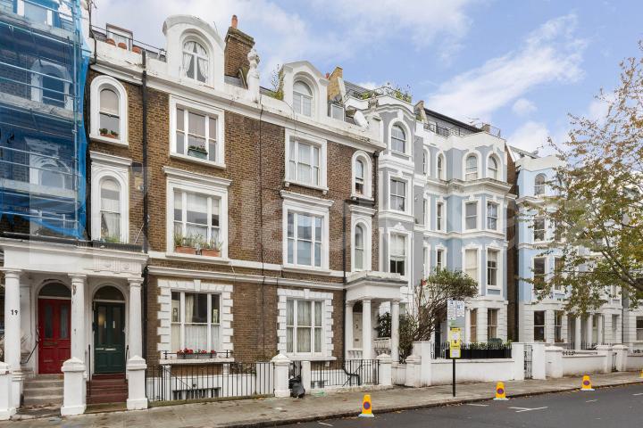 Stunning three bed with two bathrooms and a garden in Notting Hill Collville Road , Notting Hill